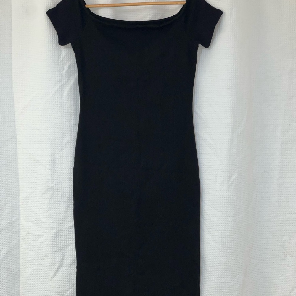 L'AGENCE Classic Black Midi Dress